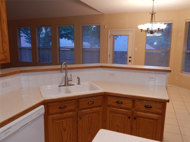 2514 Vista Creek Court, Garland, TX 75044