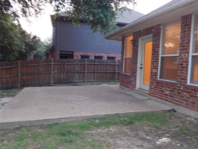 2514 Vista Creek Court, Garland, TX 75044
