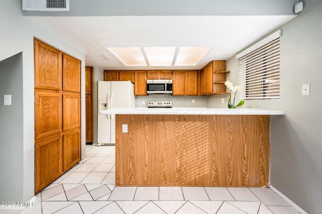 1432 W EMERALD Avenue 712, Mesa, AZ 85202