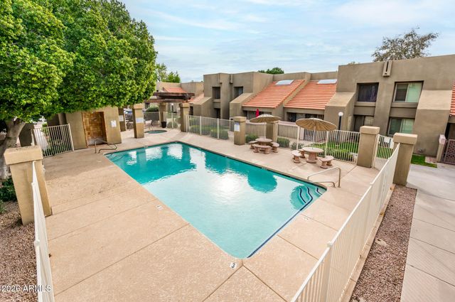 1432 W EMERALD Avenue 712, Mesa, AZ 85202