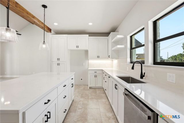 1615 Rocky Ridge Loop, Canyon Lake, TX 78133