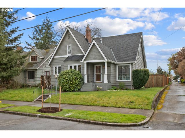 5824 Ne BROADWAY, Portland, OR 97213