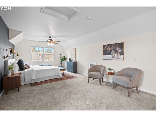 5824 Ne BROADWAY, Portland, OR 97213