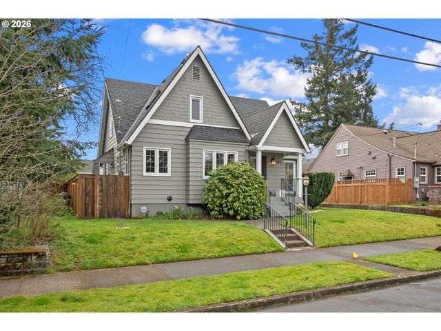 5824 Ne BROADWAY, Portland, OR 97213