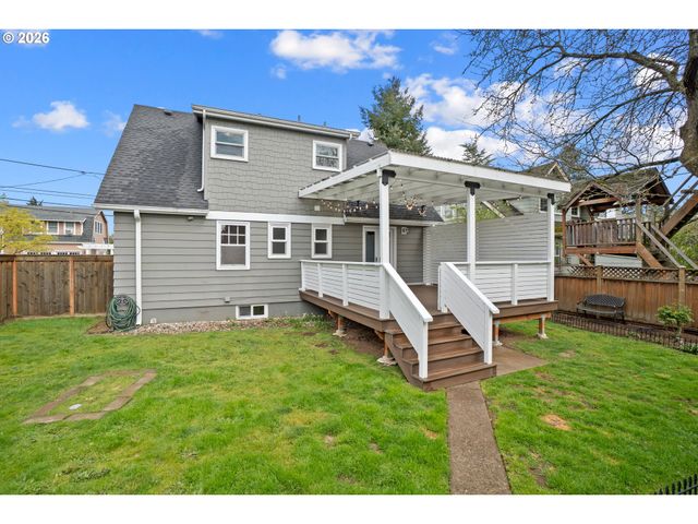 5824 Ne BROADWAY, Portland, OR 97213