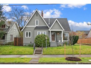5824 Ne BROADWAY, Portland, OR 97213