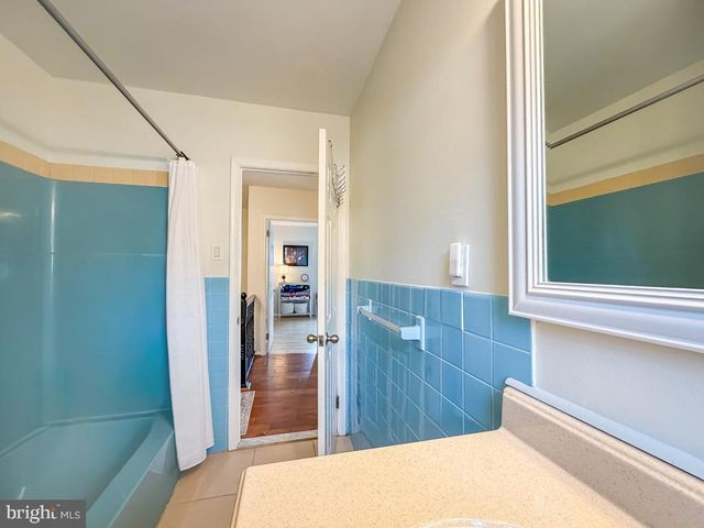 738 BRIDGEVIEW RD, Feasterville Trevose, PA 19053