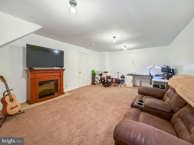 738 BRIDGEVIEW RD, Feasterville Trevose, PA 19053