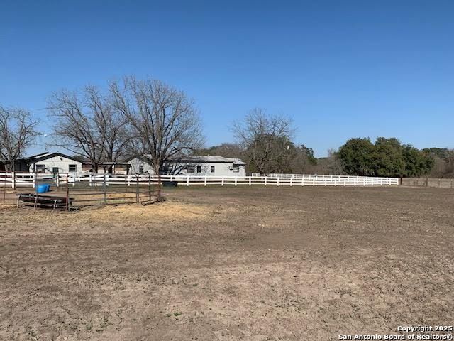 480 Cr 6721, Natalia, TX 78059
