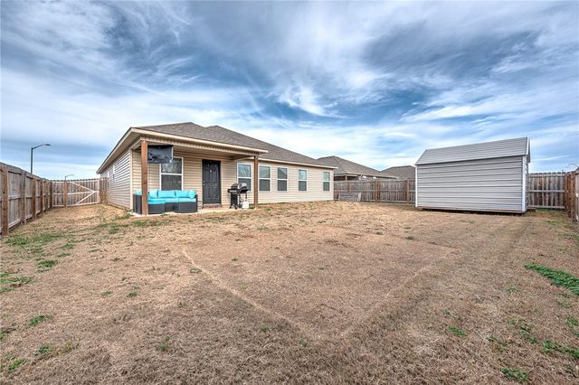 2400 Fennec Street, Siloam Springs, AR 72761