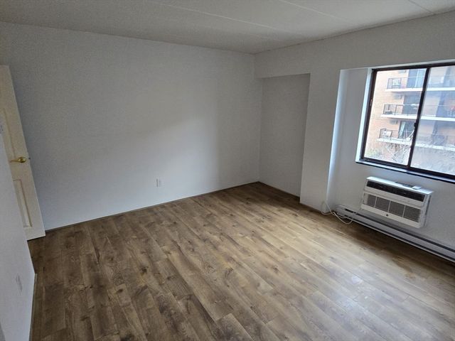 125 Pleasant St 304, Brookline, MA 02446