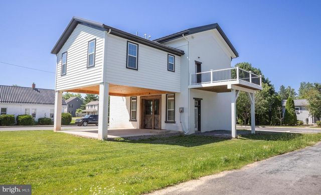 301 WALNUT, Selinsgrove, PA 17870