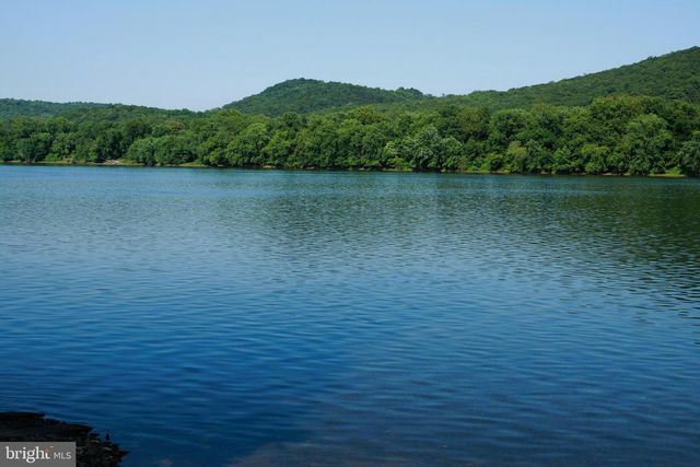 301 WALNUT, Selinsgrove, PA 17870