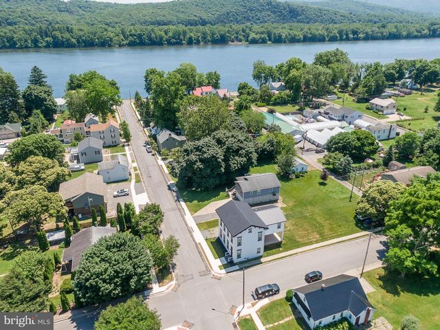 301 WALNUT, Selinsgrove, PA 17870