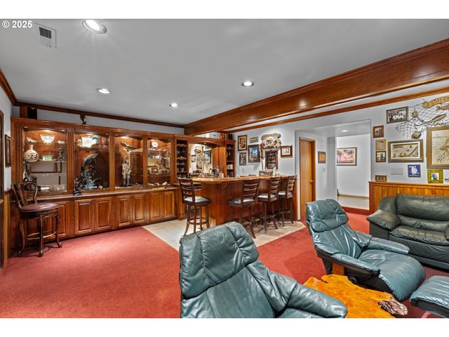 1884 WILD RIVER Dr, Roseburg, OR 97470