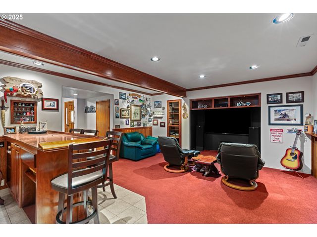 1884 WILD RIVER Dr, Roseburg, OR 97470