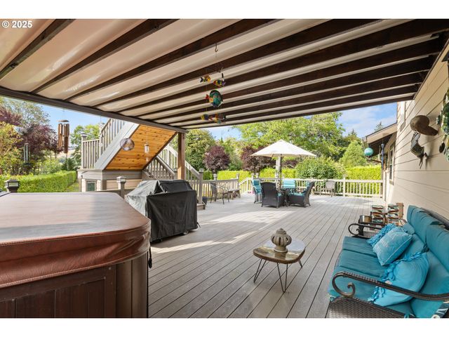 1884 WILD RIVER Dr, Roseburg, OR 97470