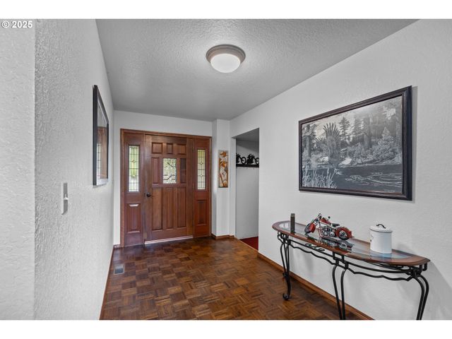 1884 WILD RIVER Dr, Roseburg, OR 97470