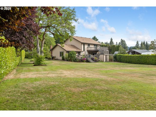 1884 WILD RIVER Dr, Roseburg, OR 97470