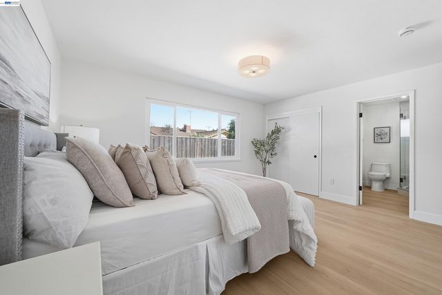 3221 Llano St, San Mateo, CA 94403