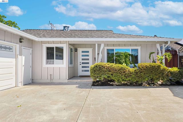 3221 Llano St, San Mateo, CA 94403