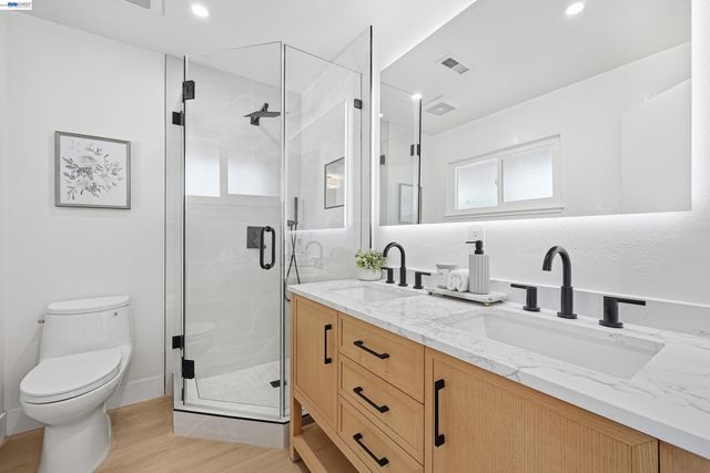 3221 Llano St, San Mateo, CA 94403