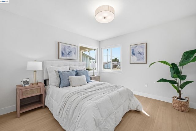 3221 Llano St, San Mateo, CA 94403