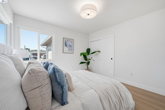 3221 Llano St, San Mateo, CA 94403