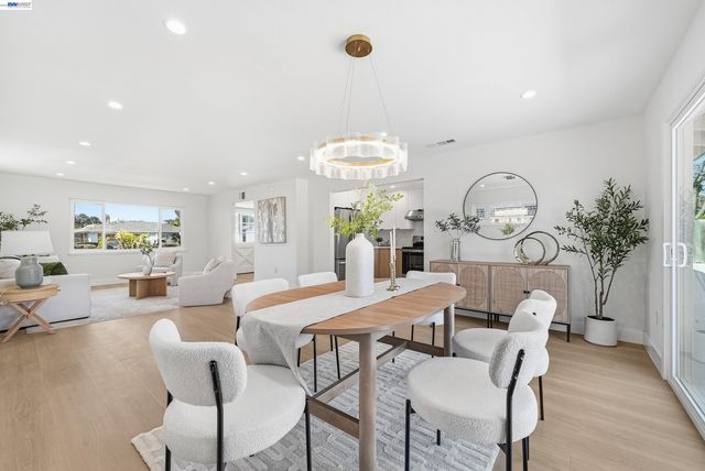 3221 Llano St, San Mateo, CA 94403