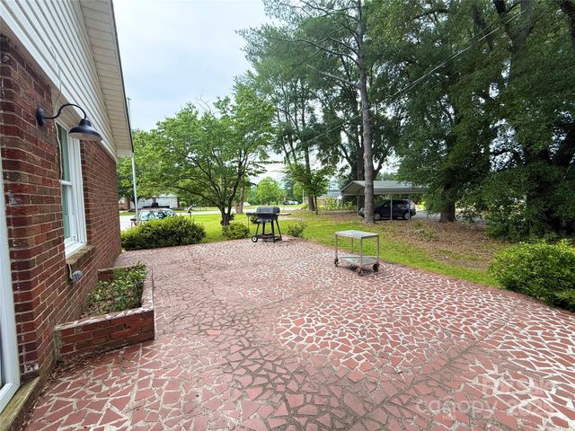 101 Windsor Drive, Cheraw, SC 29520