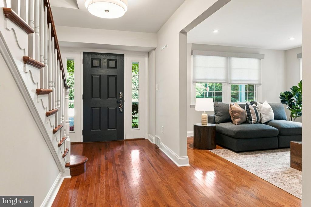 8113 WINSTON RD, PHILADELPHIA, PA 19118 — photo 4