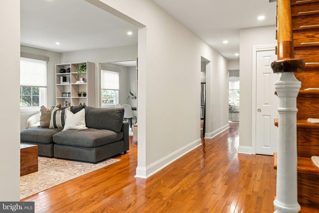 8113 WINSTON RD, PHILADELPHIA, PA 19118 — photo 5