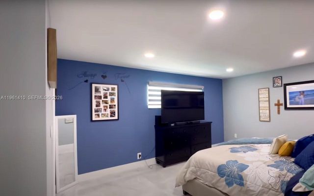 8275 Shadow Wood Blvd, Coral Springs, FL 33071