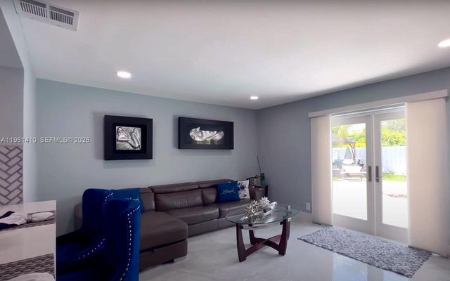 8275 Shadow Wood Blvd, Coral Springs, FL 33071