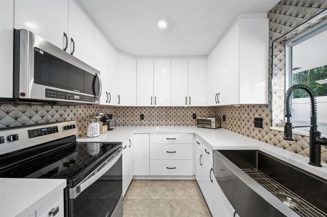 1634 NE 4th Place, Fort Lauderdale, FL 33301