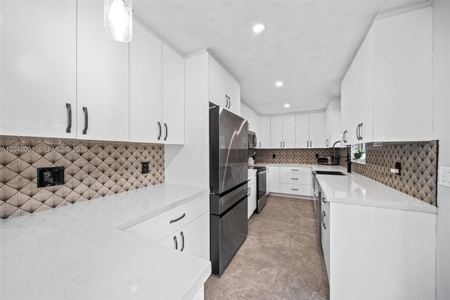 1634 NE 4th Place, Fort Lauderdale, FL 33301