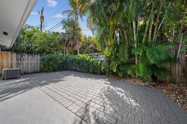 1634 NE 4th Place, Fort Lauderdale, FL 33301