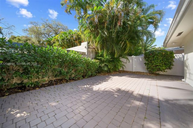1634 NE 4th Place, Fort Lauderdale, FL 33301