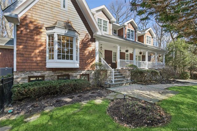 39 Cherry Lane, Syosset, NY 11791