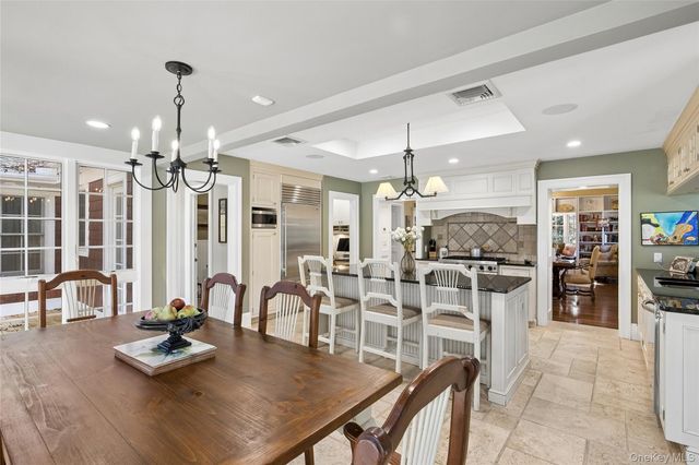 39 Cherry Lane, Syosset, NY 11791