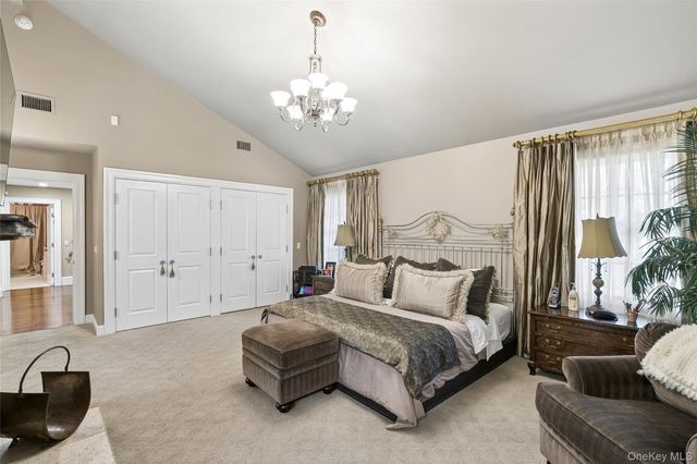 39 Cherry Lane, Syosset, NY 11791