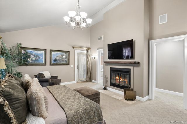 39 Cherry Lane, Syosset, NY 11791