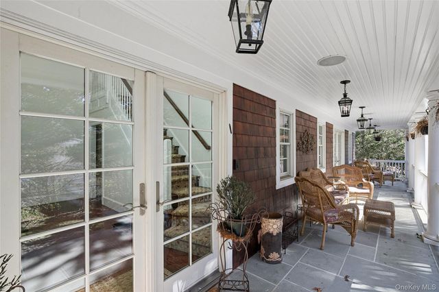 39 Cherry Lane, Syosset, NY 11791