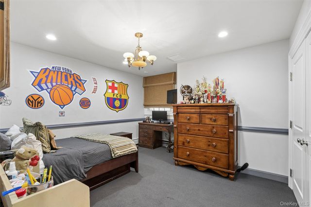 39 Cherry Lane, Syosset, NY 11791