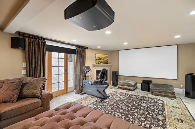 39 Cherry Lane, Syosset, NY 11791