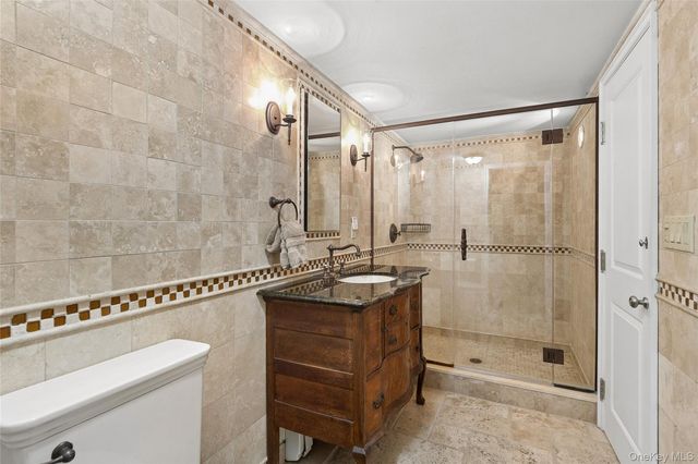 39 Cherry Lane, Syosset, NY 11791