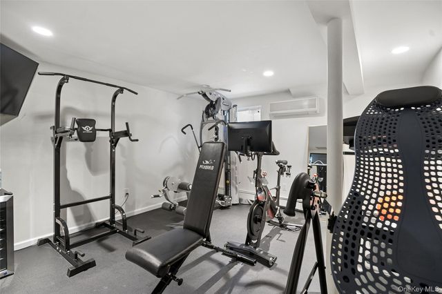 39 Cherry Lane, Syosset, NY 11791