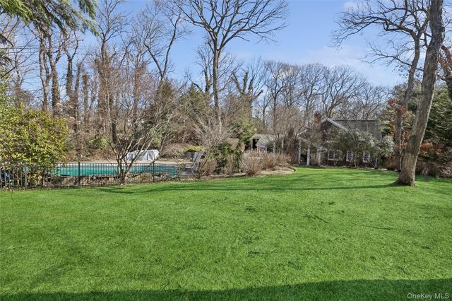 39 Cherry Lane, Syosset, NY 11791