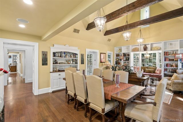 39 Cherry Lane, Syosset, NY 11791