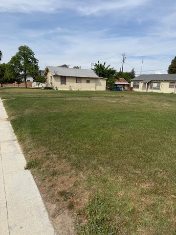 2406 B Street, Selma, CA 93662